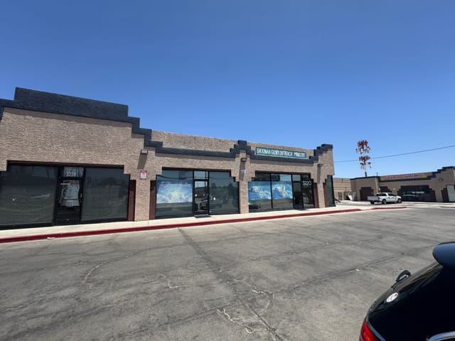 The building, 3210-3228 N Rancho Dr
